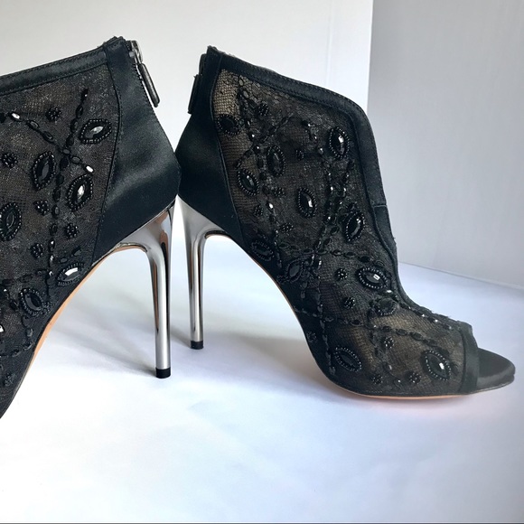 BCBGMAXAZRIA BLACK LACY STUNNING BEJEWELED STILETTO BOOTIES/SHOES Sz 8M - Picture 3 of 15